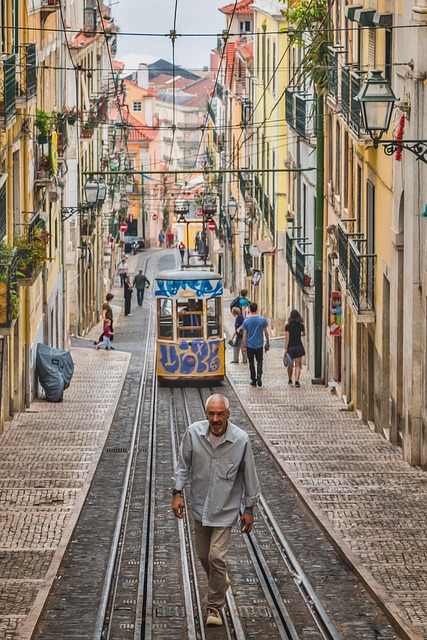 Vivir en el extranjero cobrando pensión española: ¿es posible? | 2025 1 Portugal vivir extranjero jubilado